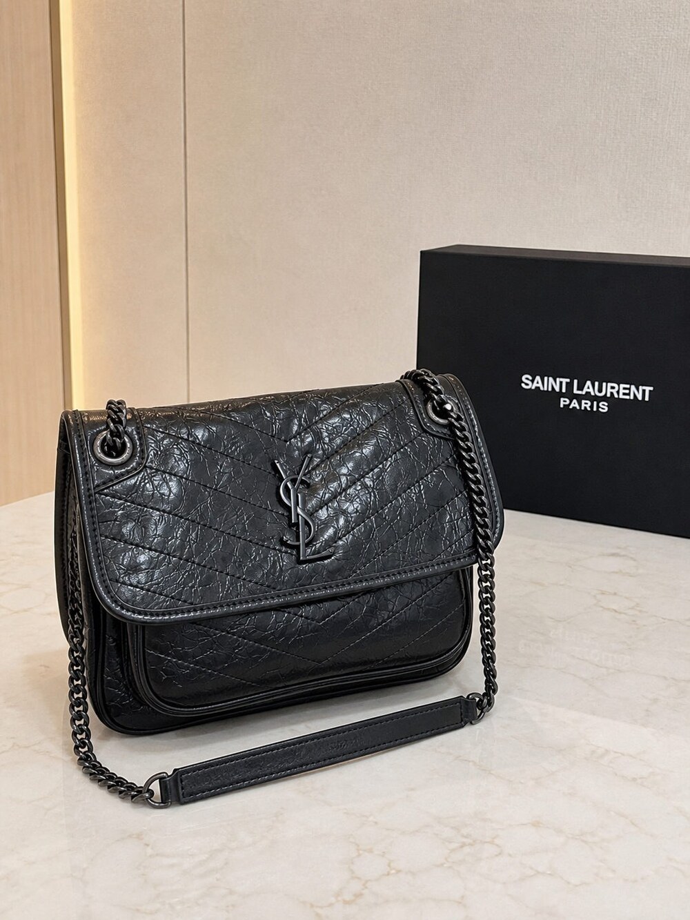 Yves Saint Laurent Niki Medium Black Leather Shoulder Bag - Picture 2 of 5